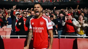 Arsenal vence Leeds de virada com golaço de Bruno Guimarães