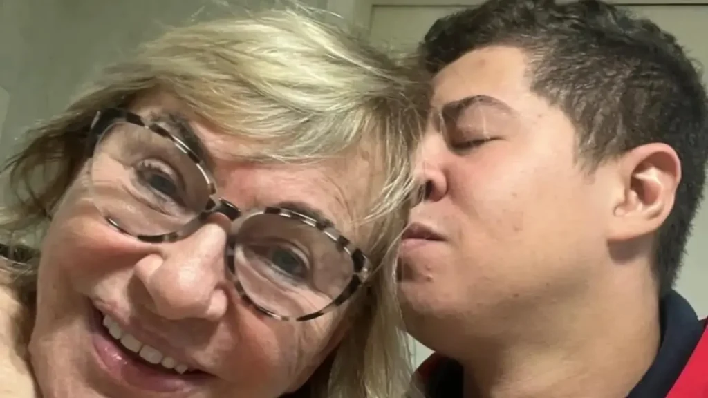 Quem é Noé, influenciador que diz namorar a mãe de Eliana, de 87 anos