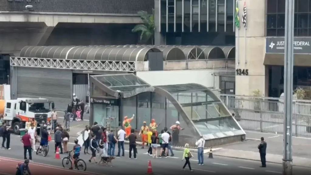 PT ressuscita black bloc e se afasta de vez da Presidência da República