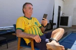 Defesa de Bolsonaro recorre ao STF e pede anulação de condenação de 27 anos