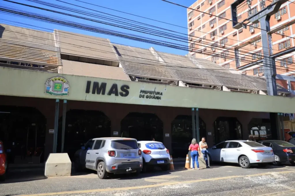 Mabel aposta na reestruturação do IMAS para ampliar atendimentos e promete dobrar consultas em Goiânia