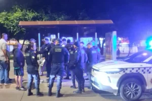 Três pessoas são levadas à delegacia após distribuição de cartazes contra Celina Leão no DF