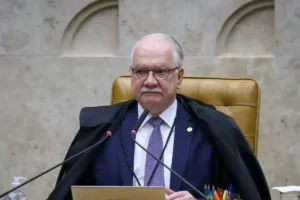 PF procura Fachin após encontrar mensagens de Vorcaro com citações a ministros do STF