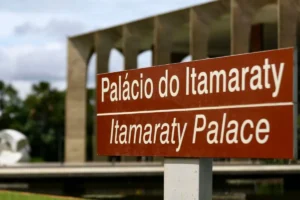 Itamaraty acusa Milei de ingerência externa após ataques ao sistema eleitoral brasileiro