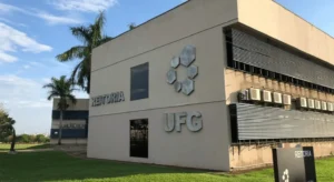 UFG abre concurso com 34 vagas e salários de até R$ 13,7 mil