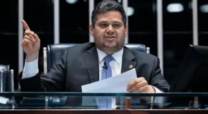 Alcolumbre marca votação do fim da escala 6×1 para, quarta-feira,14 de outubro