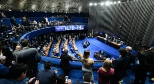Senado inicia votação da PEC que prevê o fim da escala 6×1