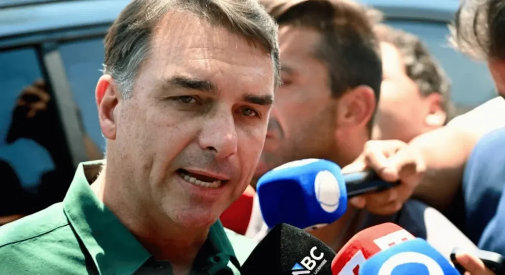 André Mendonça proíbe propaganda de Lula que diz que Flávio é contra escala 6×1