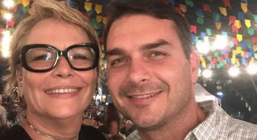 Mãe de Flávio Bolsonaro publica vídeo de apoio ao filho; “Sei o filho que criei”