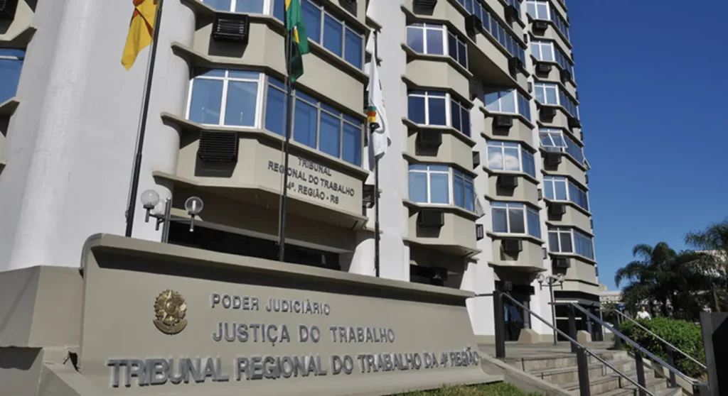 TRT-RS publica concurso com salários de até R$ 16 mil
