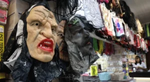 Halloween movimenta comércio com fantasias, decoração e produtos temáticos