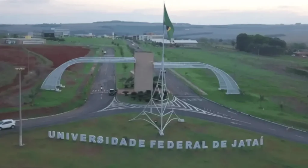 UFJ abre concurso para professores com salários de até R$ 13,8 mil