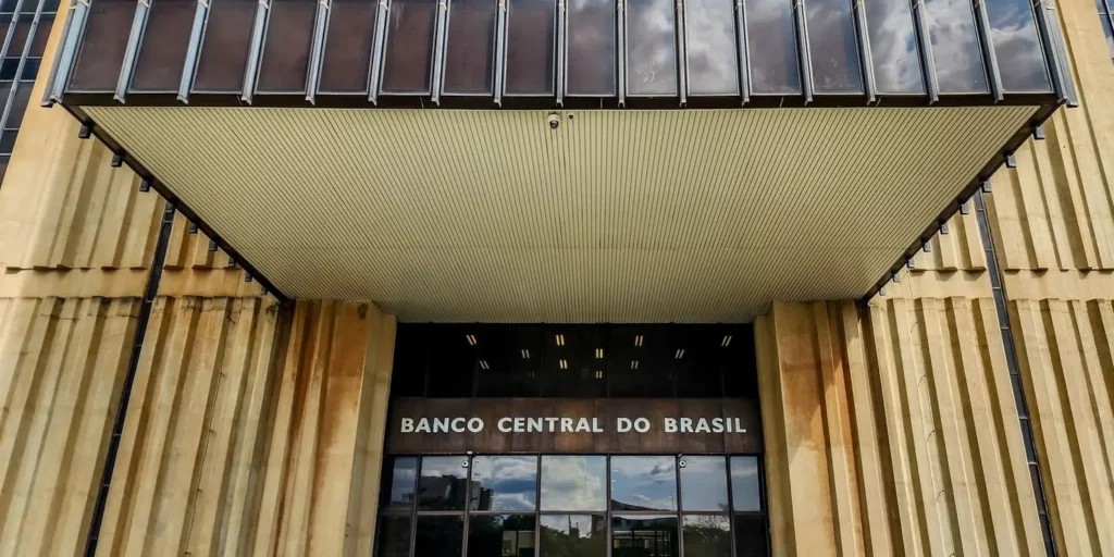 Perdas do BC fazem gastos com juros saltarem 42,6% em agosto