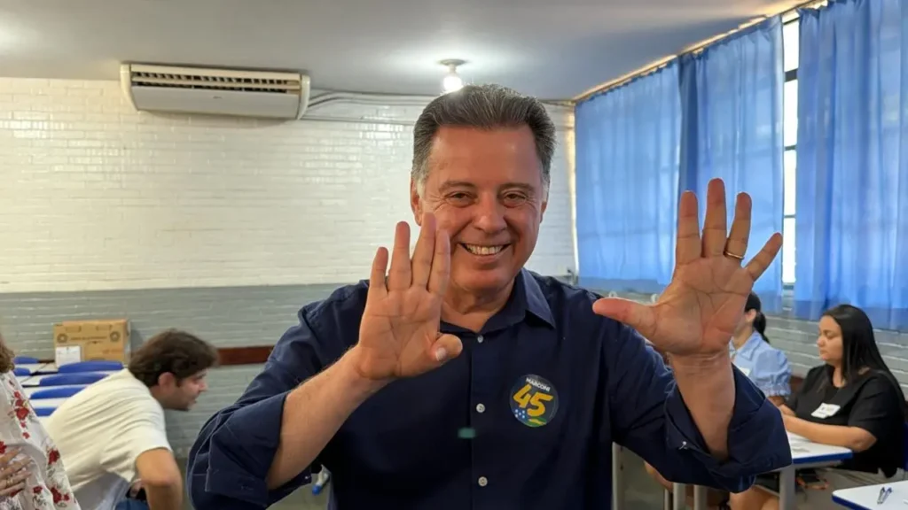 Após 315 mil votos, Marconi Perillo agradece apoio e diz sair “de cabeça erguida”
