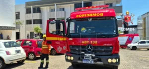Incêndio em apartamento mobiliza bombeiros na Asa Norte (DF)