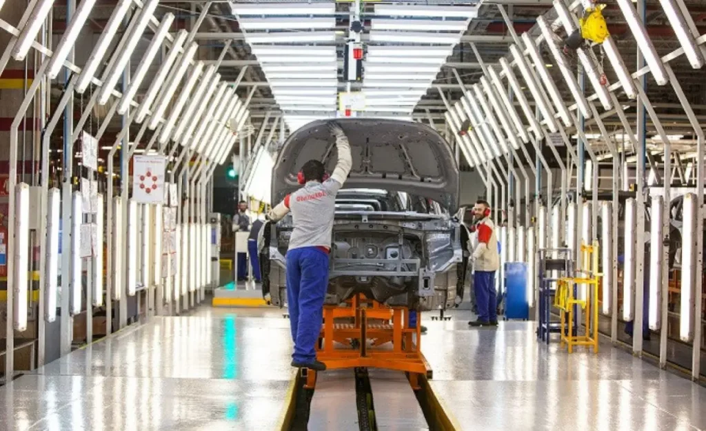 Indústria de Goiás acumula alta de 2% em 2026 e supera o desempenho nacional