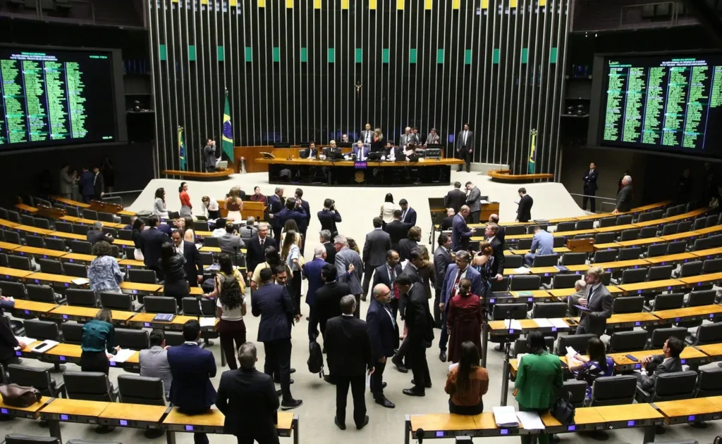 Goiás é reino do baixo clero; veja quem quer furar a bolha
