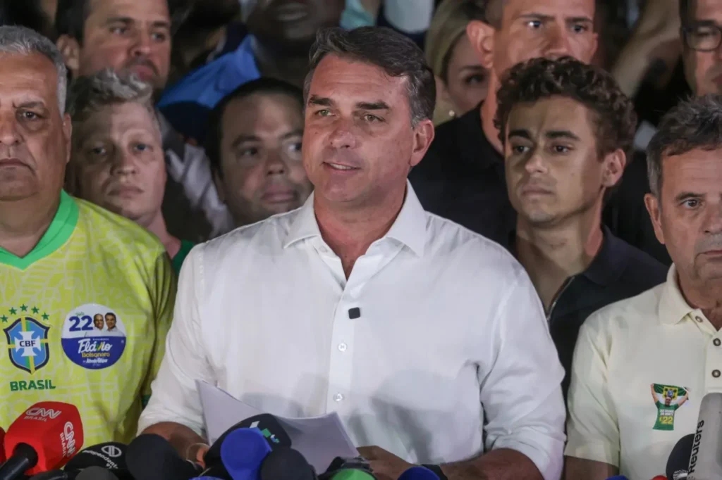 Fuga de Flávio pode repetir efeito do suicídio de Vargas