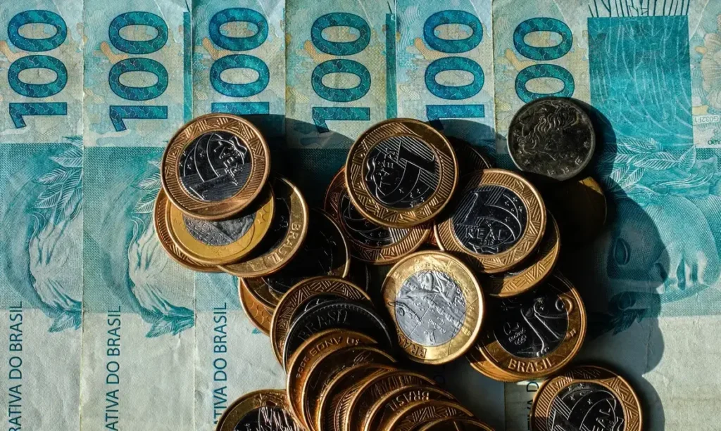 Queda nos gastos com juros explica melhora das contas públicas regionais