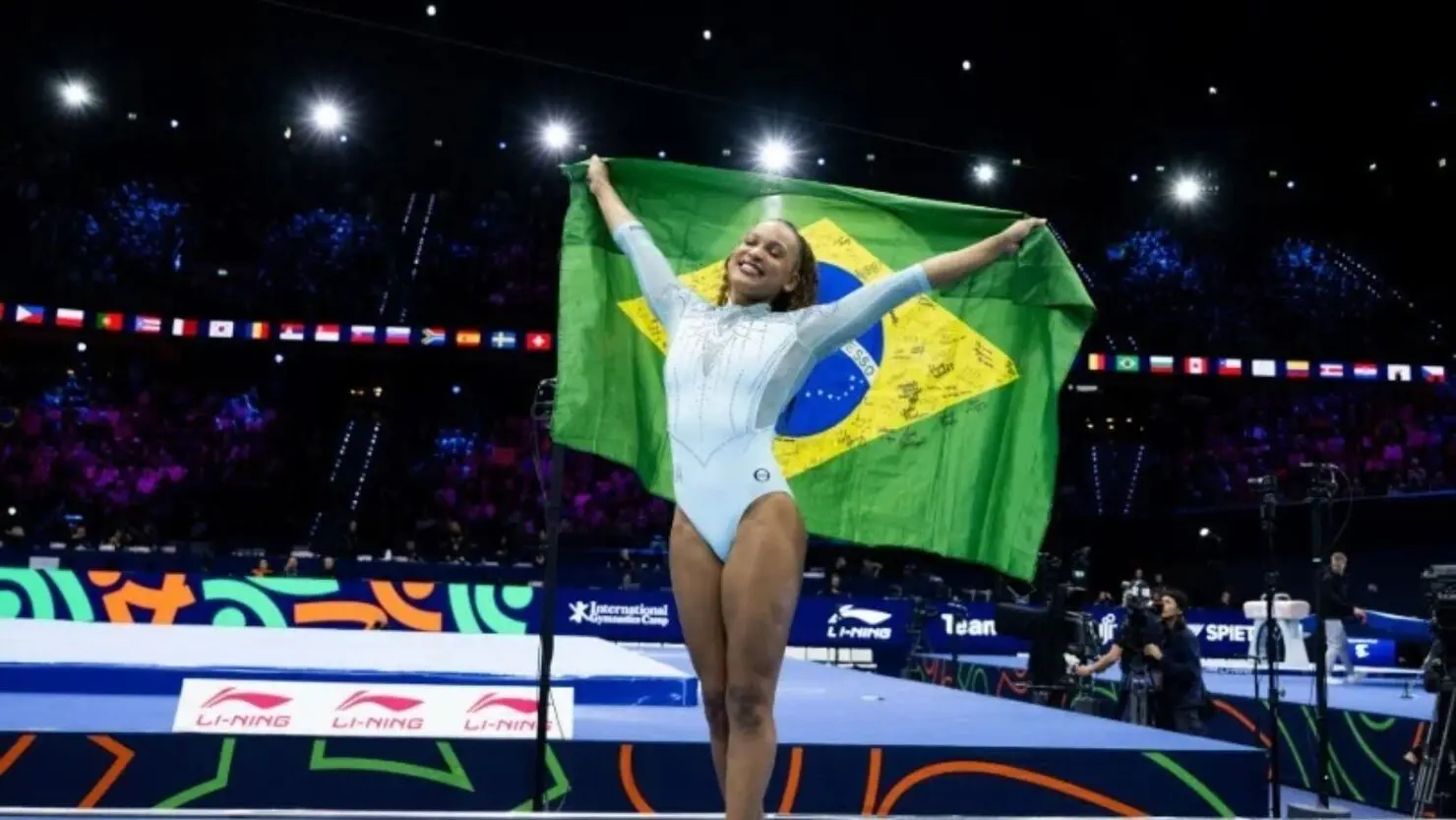 Rebeca Andrade conquista ouro no salto no Mundial de Ginástica
