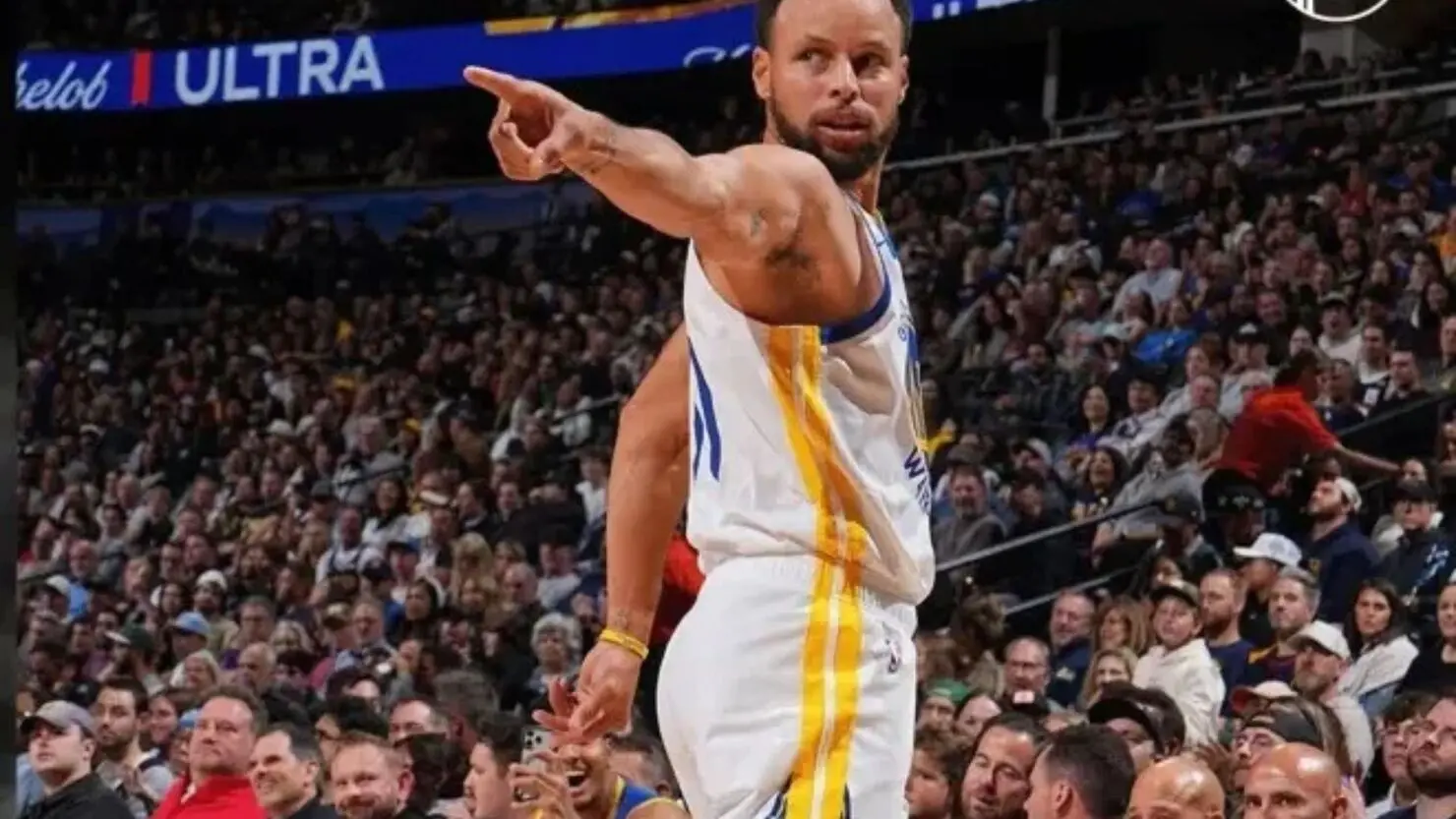 Stephen Curry tem atuação perfeita, e Warriors vence Nuggets na NBA