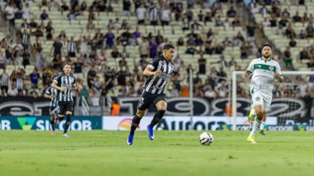 Goiás vence Ceará com dois gols nos acréscimos e se aproxima do G6 da Série B