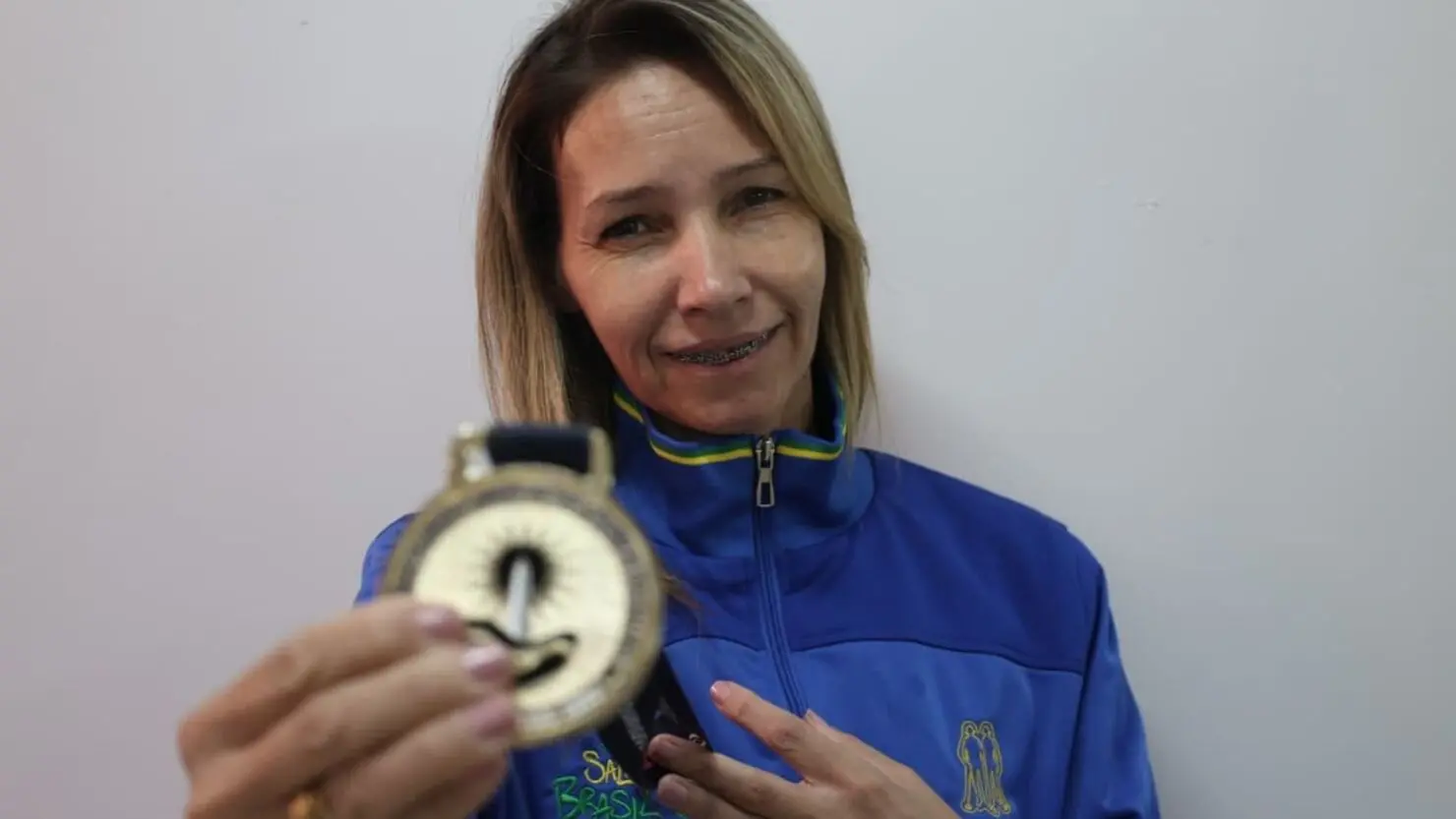 Servidora da Educação de Goiânia conquista ouro em campeonato de saltos ornamentais na Argentina