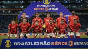 Vila Nova recebe o Juventude em confronto direto pelo acesso neste sábado (31); veja horário e onde assistir