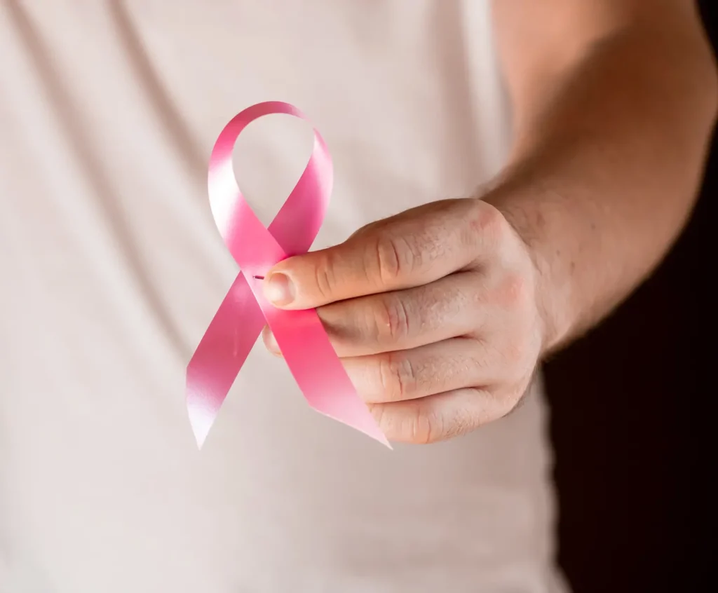 Açafrão, suplementos e autoexame: oncologista esclarece mitos sobre o câncer de mama