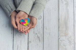 Diagnóstico, intervenção e inclusão: Goiânia recebe seminário sobre autismo em outubro
