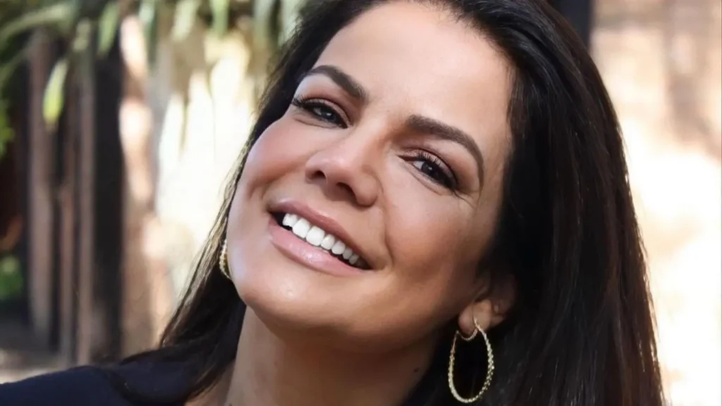 Nívea Stelmann diz que nunca deu beijo técnico em novelas: “Eu aproveitava”