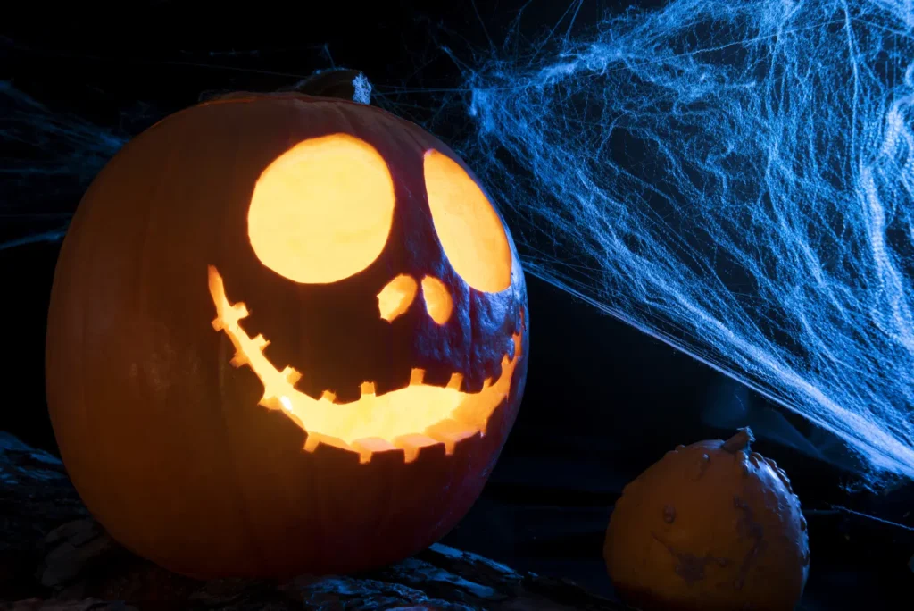 Halloween: 8 histórias arrepiantes para ler de luz acesa