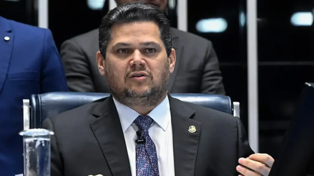 Alcolumbre adia votação e PEC da Segurança Pública fica para depois do 2º turno